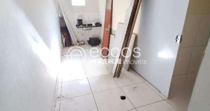 Ponto comercial para alugar na Avenida Coronel Teodolino Pereira Araújo, --, Centro, Araguari