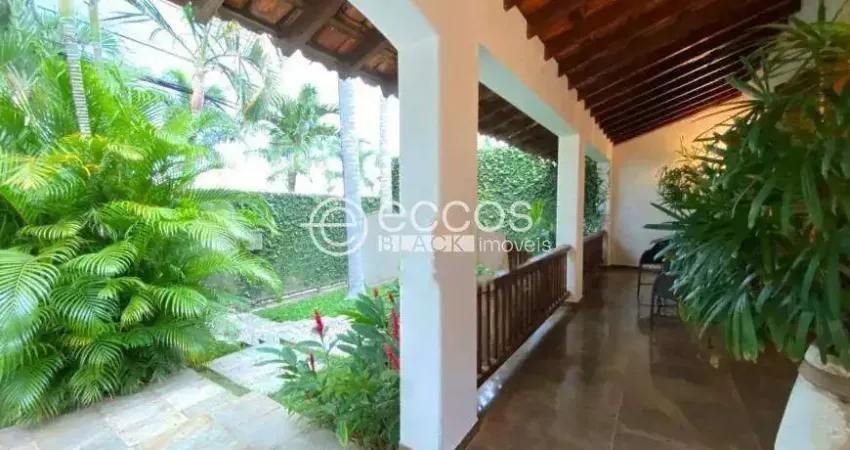 Casa à venda, 4 quartos, 3 suítes, 6 vagas, Tabajaras - Uberlândia/MG