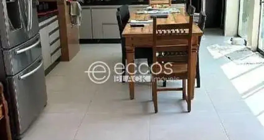 Casa à venda, 3 quartos, 3 suítes, alto umuarama - uberlândia/mg