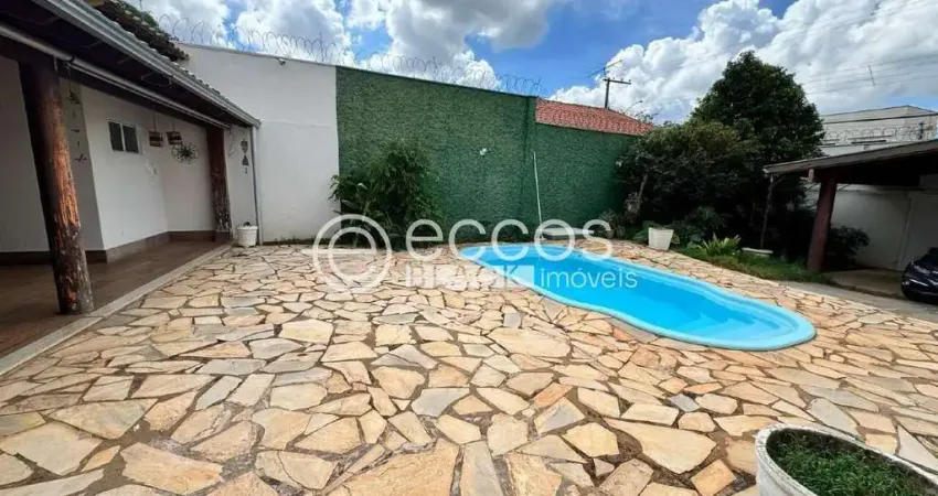 Casa à venda, 4 quartos, 1 suíte, 4 vagas, mercês - uberaba/mg