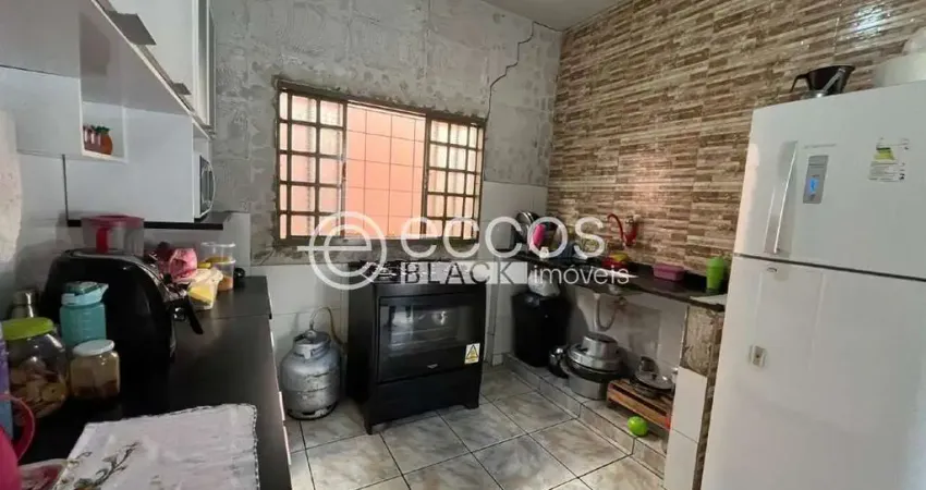 Casa à venda, 4 quartos, 1 suíte, 2 vagas, são jorge - uberlândia/mg