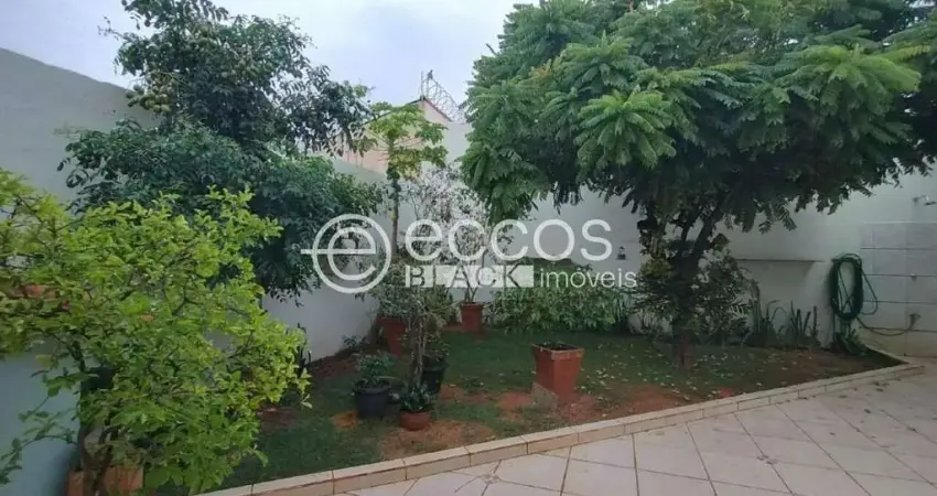 Casa à venda, 3 quartos, 1 suíte, santa mônica - uberlândia/mg