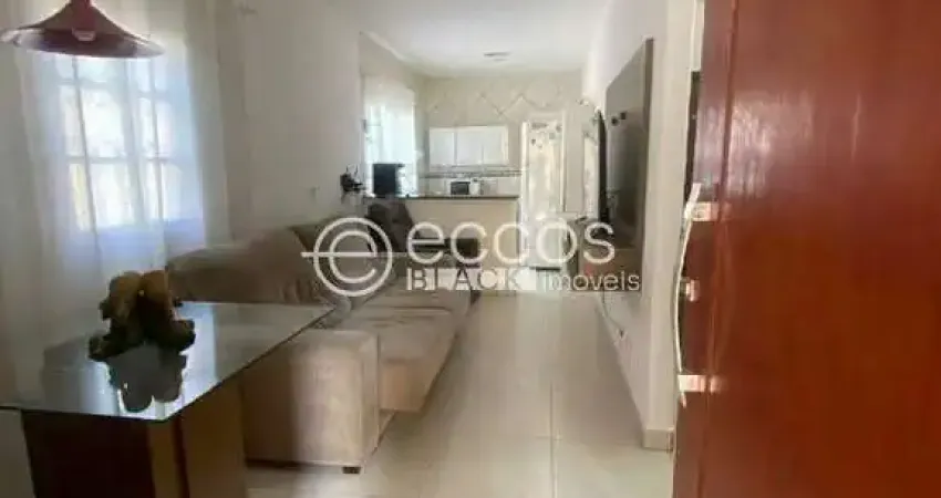 Casa com 3 quartos à venda na Rua Carvalho de Mendonça, 1409, Pampulha, Uberlândia