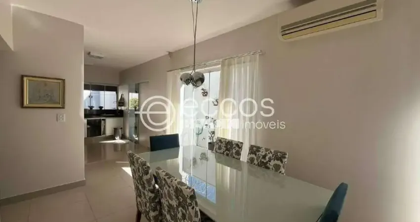 Casa à venda, 2 quartos, 2 suítes, 2 vagas, martins - uberlândia/mg