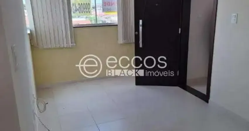Apartamento à venda, 2 quartos, 1 suíte, 1 vaga, Segismundo Pereira - Uberlândia/MG