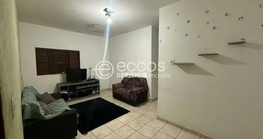 Casa à venda, 2 quartos, 2 vagas, Mansour - Uberlândia/MG