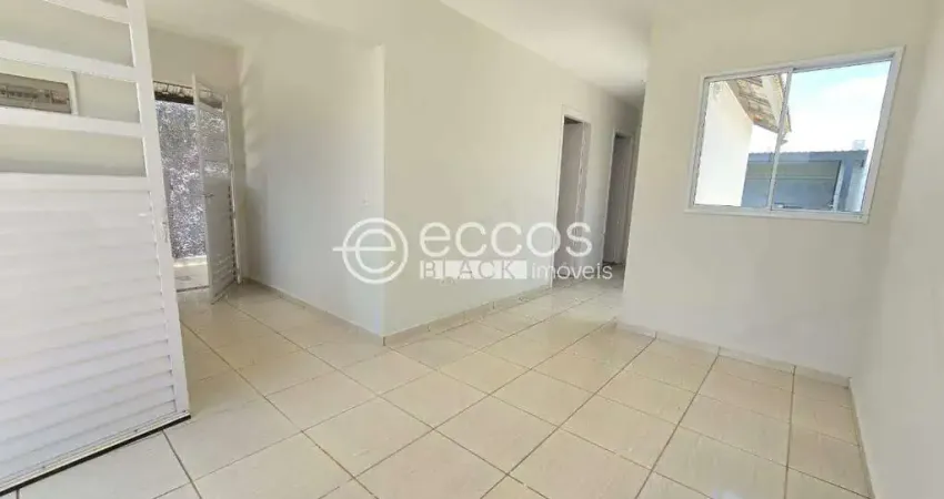 Casa à venda, 2 quartos, 3 vagas, Loteamento Residencial Pequis - Uberlândia/MG