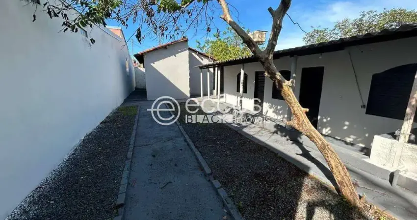 Casa à venda, 3 quartos, 3 vagas, Mansour - Uberlândia/MG