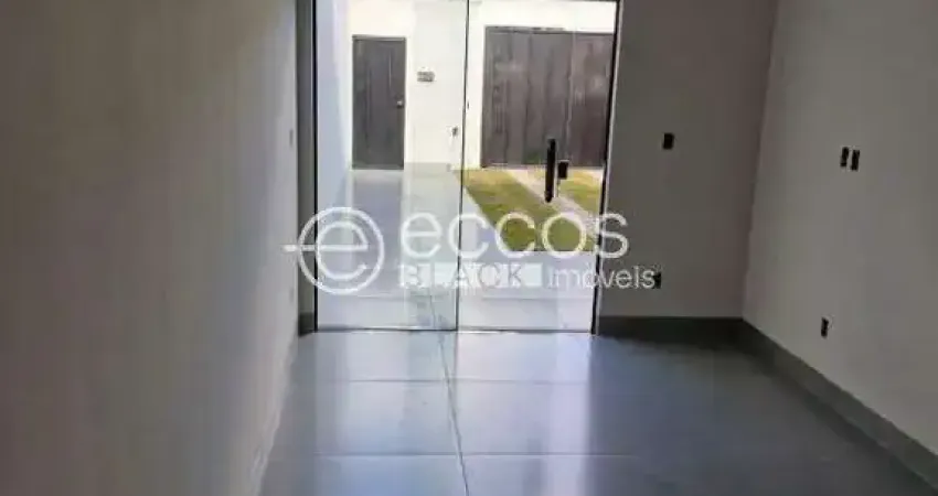 Casa à venda, 2 quartos, 1 suíte, 1 vaga, Pacaembu - Uberlândia/MG