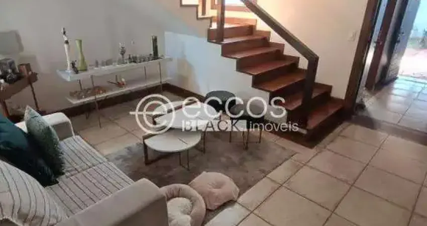 Casa à venda, 4 quartos, 2 suítes, 4 vagas, Vila Olímpica - UBERABA/MG
