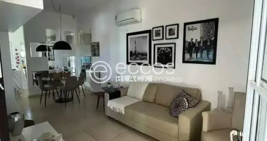 Casa à venda, 2 quartos, 1 suíte, 2 vagas, Parque das Laranjeiras - UBERABA/MG