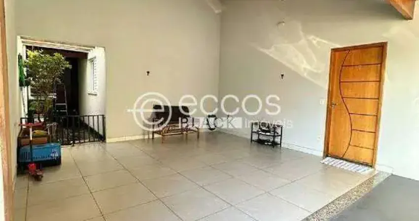 Casa em condomínio à venda, 3 quartos, 1 suíte, 3 vagas, Alto Umuarama - Uberlândia/MG