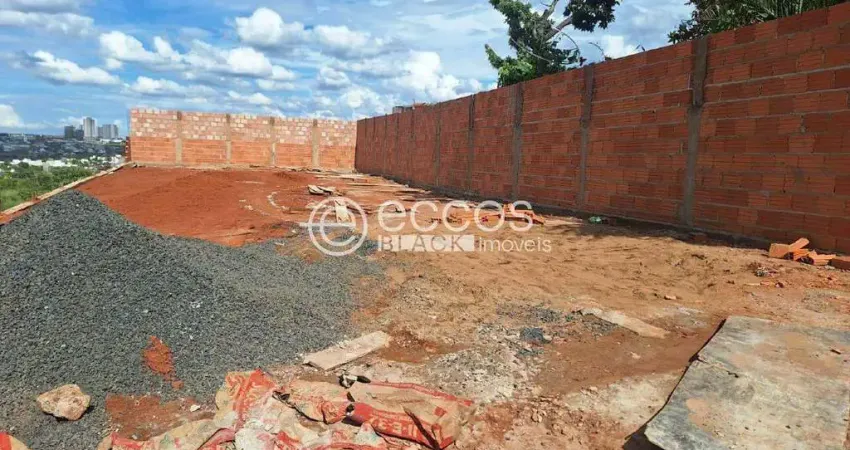 Terreno à venda na Rua das Bromélias, --, Cidade Jardim, Uberlândia