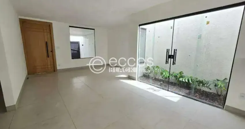 Casa à venda, 3 quartos, 1 suíte, 2 vagas, Cidade Jardim - Uberlândia/MG