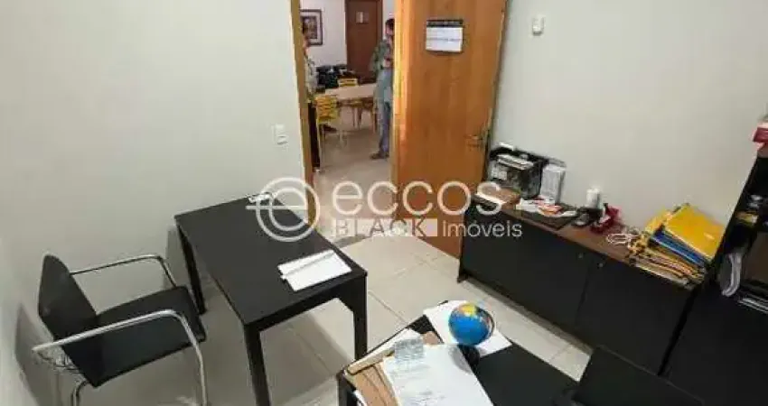 Sala comercial para alugar na Rua Felisberto Carrijo, 1963, Patrimônio, Uberlândia