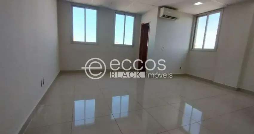 Sala comercial para alugar na Avenida Vasconcelos Costa, Martins, Uberlândia