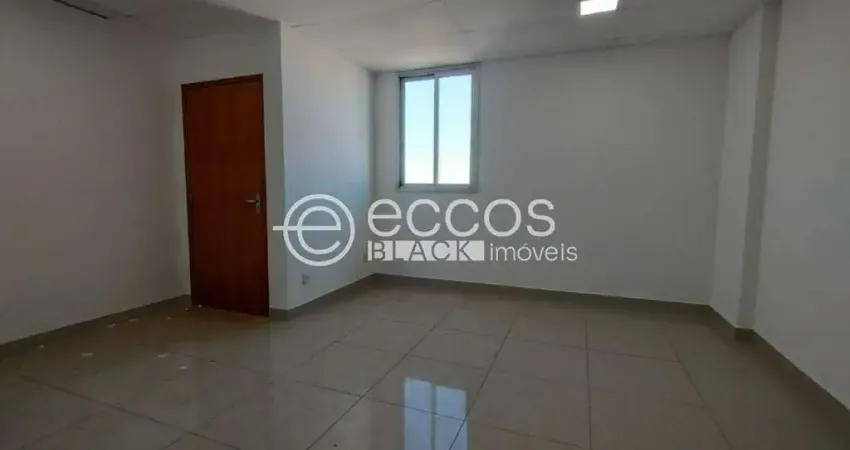 Sala comercial para alugar na Avenida Vasconcelos Costa, Martins, Uberlândia