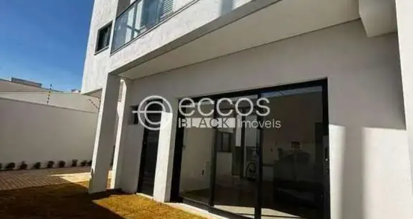 Casa à venda, 2 quartos, 2 suítes, 1 vaga, Novo Mundo - Uberlândia/MG