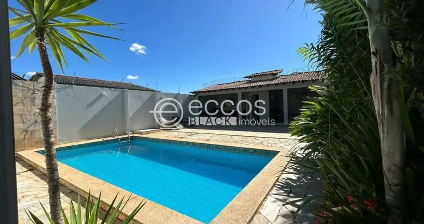 Casa à venda, 3 quartos, 1 suíte, 4 vagas, Presidente Roosevelt - Uberlândia/MG