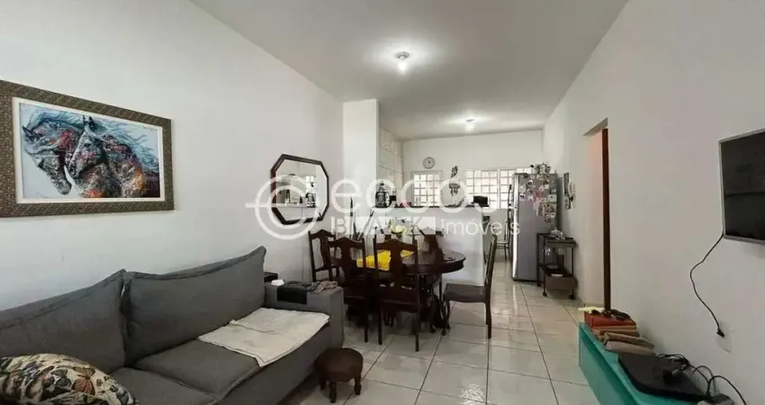 Casa à venda, 3 quartos, 1 suíte, 4 vagas, custódio pereira - uberlândia/mg