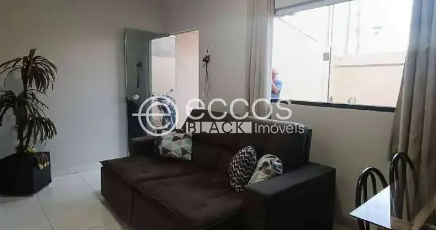 Casa à venda, 2 quartos, 2 vagas, Jardim Ipanema - Uberlândia/MG