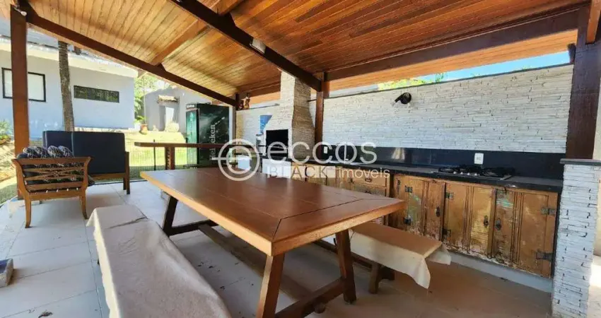 Casa em condomínio para aluguel, 4 quartos, 2 suítes, 3 vagas, Le Cottage - Nova Lima/MG