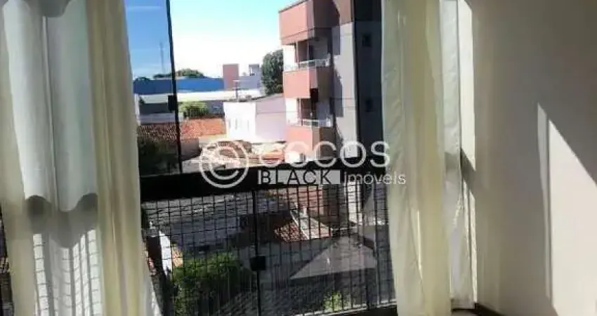 Apartamento à venda, 3 quartos, 1 suíte, 1 vaga, santa mônica - uberlândia/mg