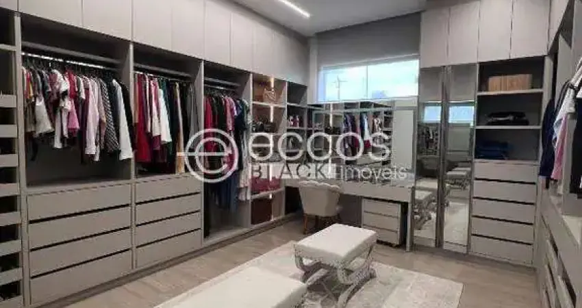 Chácara à venda, 4 quartos, 4 suítes, 2 vagas, Área Rural de Uberlândia - Uberlândia/MG