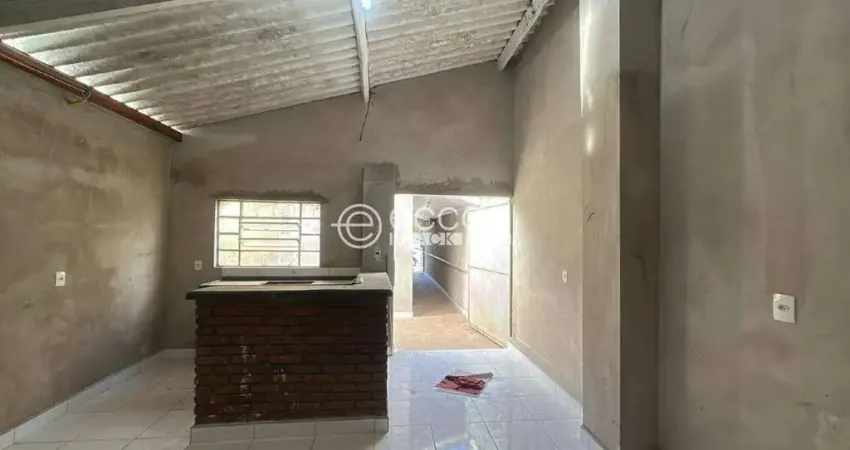 Casa com 2 quartos para alugar na Rua Joaquim Modesto, --, Centro, Araguari