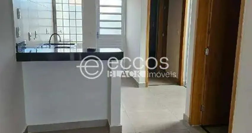 Casa à venda, 2 quartos, 1 suíte, 2 vagas, Jardim Ipanema - Uberlândia/MG