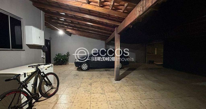 Casa à venda, 3 quartos, 1 suíte, 3 vagas, Jardim das Palmeiras - Uberlândia/MG