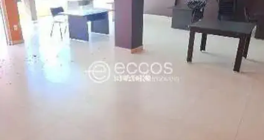 Sala comercial para alugar na Rua Coronel José Ferreira Alves, 1203, Rosário, Araguari