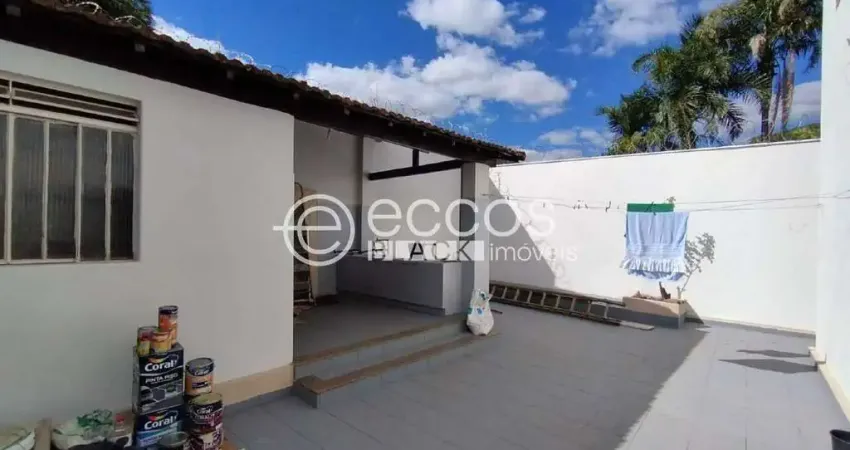 Casa para aluguel, 6 quartos, 1 suíte, 2 vagas, fabrício - uberaba/mg