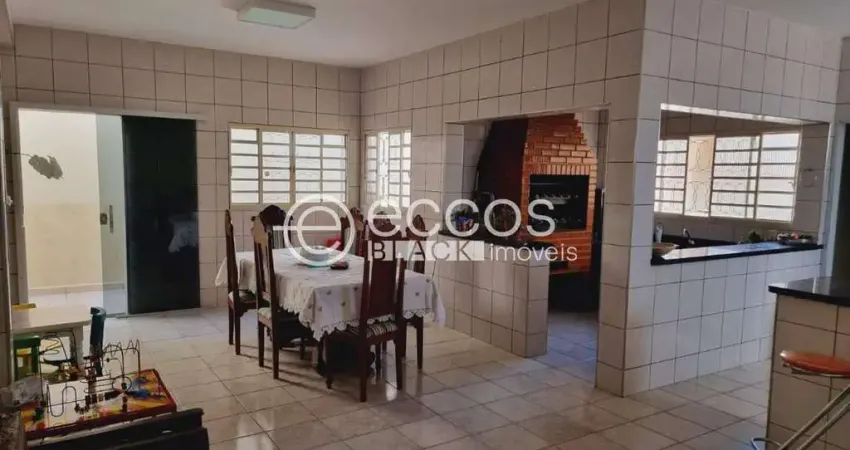 Casa à venda, 5 quartos, 2 suítes, 4 vagas, presidente roosevelt - uberlândia/mg