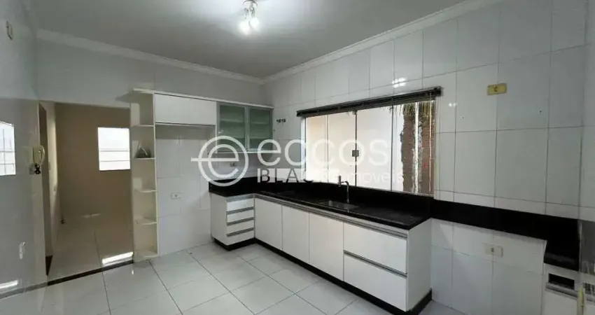 Casa à venda, 2 quartos, 1 suíte, 4 vagas, jardim botânico - uberlândia/mg