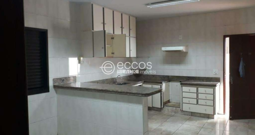 Casa à venda, 7 quartos, 1 suíte, 4 vagas, Cidade Jardim - Uberlândia/MG