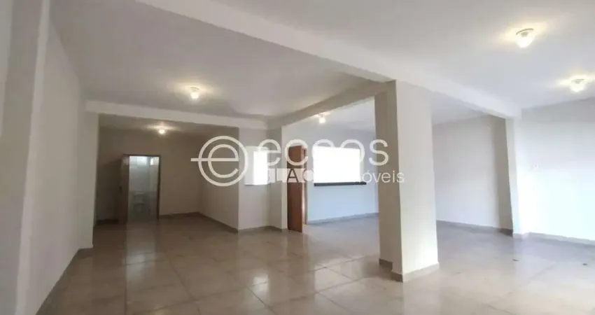 Ponto comercial para alugar na Rua Quinze de Novembro, 534, Fundinho, Uberlândia