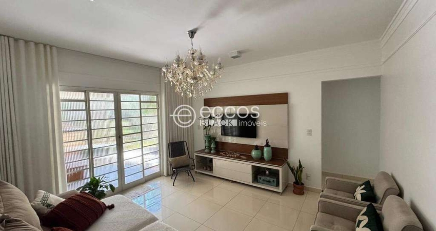 Casa para aluguel, 4 quartos, 1 suíte, 2 vagas, Vigilato Pereira - Uberlândia/MG