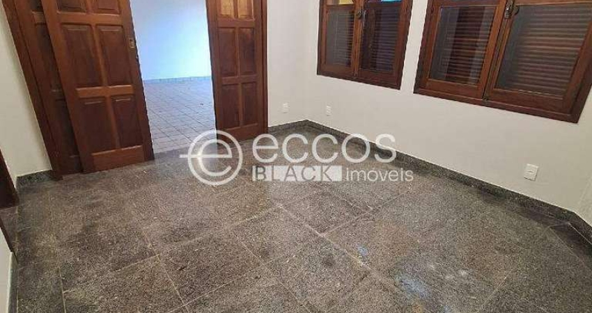 Casa à venda, 4 quartos, 2 suítes, 2 vagas, BOSQUE - ARAGUARI/MG