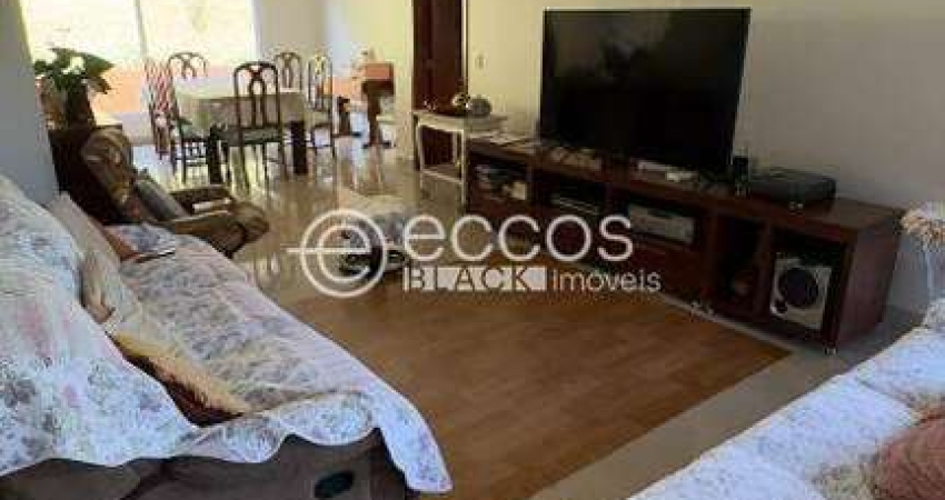 Chácara à venda, 4 quartos, 3 suítes, 3 vagas, Shopping Park - Uberlândia/MG