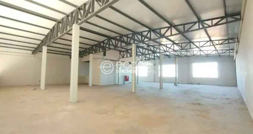 Galpão para aluguel, 10 vagas, Santa Mônica - Uberlândia/MG