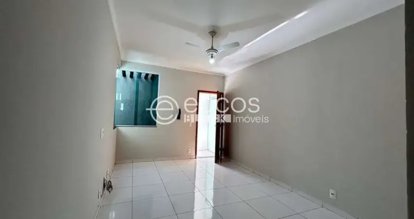Apartamento para aluguel, 2 quartos, 1 suíte, 1 vaga, Daniel Fonseca - Uberlândia/MG