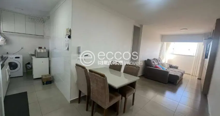 Apartamento à venda, 3 quartos, 1 suíte, 1 vaga, Jardim Veneza - Uberlândia/MG