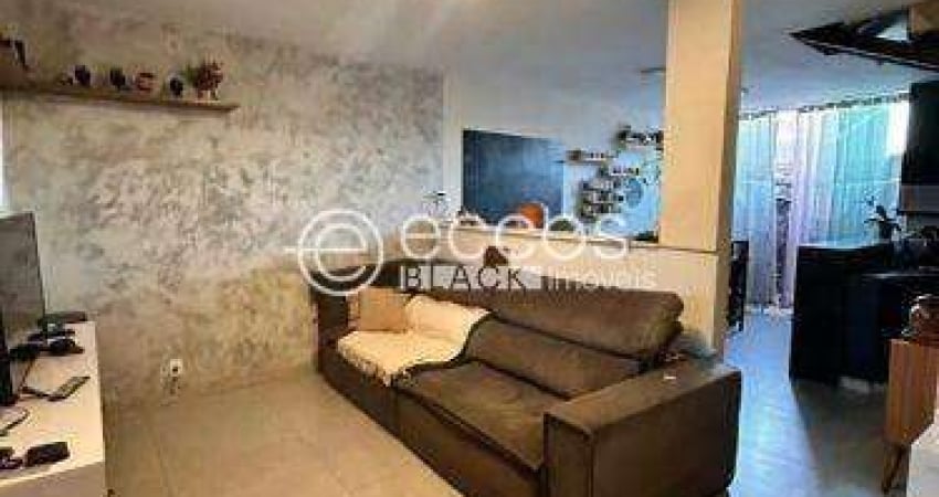 Casa para aluguel, 3 quartos, 1 suíte, 2 vagas, São Jorge - Uberlândia/MG