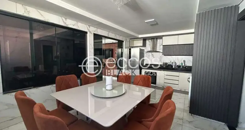Casa em condomínio à venda, 3 quartos, 1 suíte, 2 vagas, aclimação - uberlândia/mg