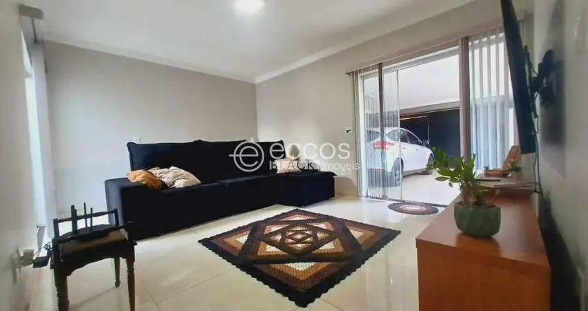 Casa à venda, 2 quartos, 1 suíte, 3 vagas, Jardim Itália - UBERABA/MG
