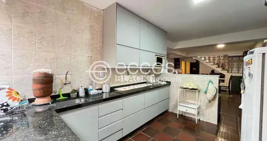 Casa à venda, 7 quartos, 2 suítes, 8 vagas, serra - belo horizonte/mg