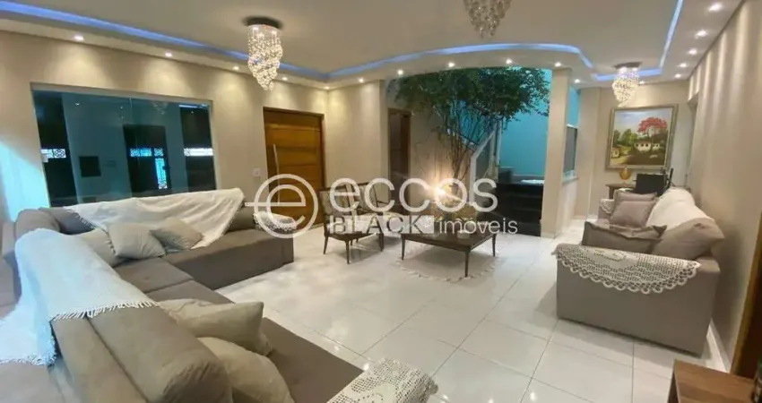 Casa à venda, 3 quartos, 3 suítes, 3 vagas, goiás - araguari/mg