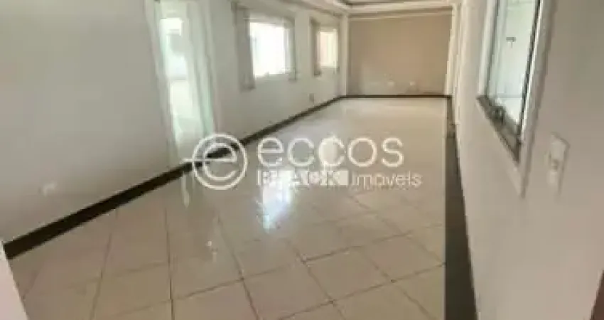 Imóvel Comercial para aluguel, 4 quartos, 3 suítes, 6 vagas, Tibery - Uberlândia/MG
