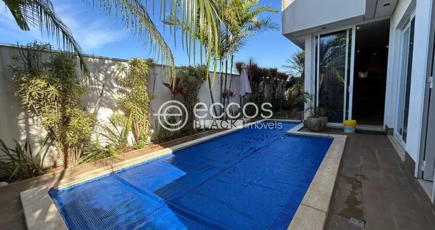 Casa em condomínio à venda, 3 quartos, 3 suítes, 2 vagas, Granja Marileusa - Uberlândia/MG